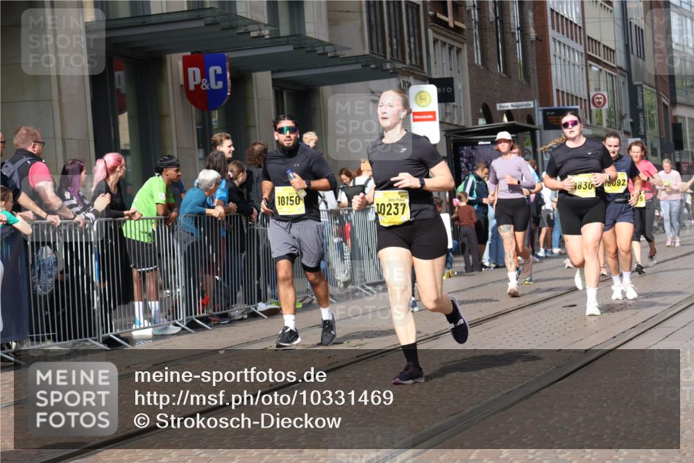 13.09.2026 - 21. swb-Marathon Bremen Strokosch-Dieckow http://msf.ph/oto/10331469 13.09.2026 11:03:10 Ziel 10092, 10150, 10187, 10237, 10309, 10327, 10420, 10569, 10724, 10902, 10904, 10950, 11211, 11411, 11595, 11598, 11655, 11746, 11773, 11830, 12068, 12074, 12184, 12185, 12611, 10185, 10195, 10528, 10531, 10598, 10715, 10727, 10731, 10955, 10959, 11070, 11095, 11313, 11493, 11564, 11676, 11697, 11730, 11785, 11836, 12214, 12247, 12421, 12432, 12448, 12465, 12483 meine-sportfotos.de
