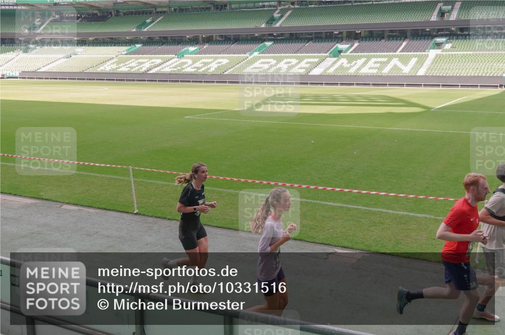 13.09.2026 - 21. swb-Marathon Bremen Michael Burmester http://msf.ph/oto/10331516 13.09.2026 13:03:09 Laufen im Stadion 150, 210, 488, 531, 596, 722, 725, 762, 881, 936, 940, 946, 1014, 1163, 1250, 1458, 1460, 1479, 1611, 1649, 1771, 2047, 2223, 2276, 2292, 2345, 2364, 2378, 2421, 2434, 2513, 2625, 2638, 2666, 2668, 2779, 2851, 2900, 2934, 2977, 2987, 3013, 3044, 3114, 3135, 3163, 3164, 3187, 3248, 3258, 3294, 3334, 3360, 3392, 3402, 3454, 3460, 3496, 3510, 3527, 3576, 3579, 3585, 3597, 3603, 3618, 3667, 3721, 3846, 3852, 3859, 3893, 3938, 3970, 3983, 4000, 4077, 4133, 4506, 4558 meine-sportfotos.de