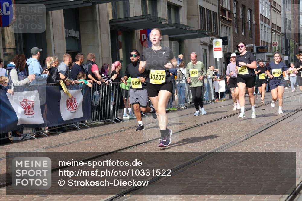 13.09.2026 - 21. swb-Marathon Bremen Strokosch-Dieckow http://msf.ph/oto/10331522 13.09.2026 11:03:11 Ziel 10090, 10091, 10092, 10150, 10187, 10237, 10309, 10327, 10420, 10569, 10724, 10902, 10904, 10950, 11211, 11411, 11595, 11598, 11655, 11746, 11773, 11830, 12068, 12074, 12184, 12185, 12611, 10150, 10185, 10195, 10528, 10531, 10598, 10715, 10727, 10731, 10959, 11070, 11095, 11313, 11493, 11564, 11676, 11697, 11730, 11785, 11830, 11836, 12214, 12247, 12421, 12432, 12448, 12465, 12483 meine-sportfotos.de