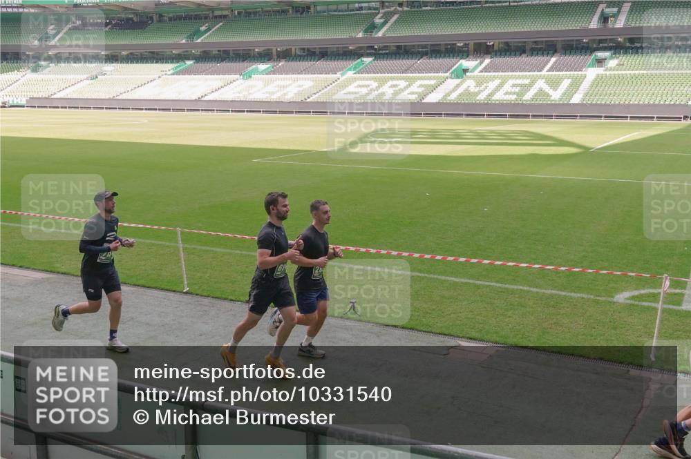 13.09.2026 - 21. swb-Marathon Bremen Michael Burmester http://msf.ph/oto/10331540 13.09.2026 13:03:11 Laufen im Stadion 150, 210, 488, 596, 722, 725, 762, 881, 936, 940, 946, 1014, 1163, 1250, 1458, 1460, 1479, 1611, 1649, 1771, 2047, 2223, 2276, 2292, 2345, 2364, 2378, 2421, 2434, 2513, 2625, 2638, 2666, 2668, 2779, 2851, 2900, 2934, 2977, 2987, 3013, 3044, 3114, 3135, 3163, 3164, 3187, 3248, 3258, 3294, 3334, 3360, 3392, 3402, 3454, 3460, 3496, 3510, 3527, 3576, 3579, 3585, 3597, 3603, 3618, 3667, 3721, 3846, 3852, 3859, 3893, 3938, 3970, 3983, 4000, 4077, 4133, 4506, 4558 meine-sportfotos.de