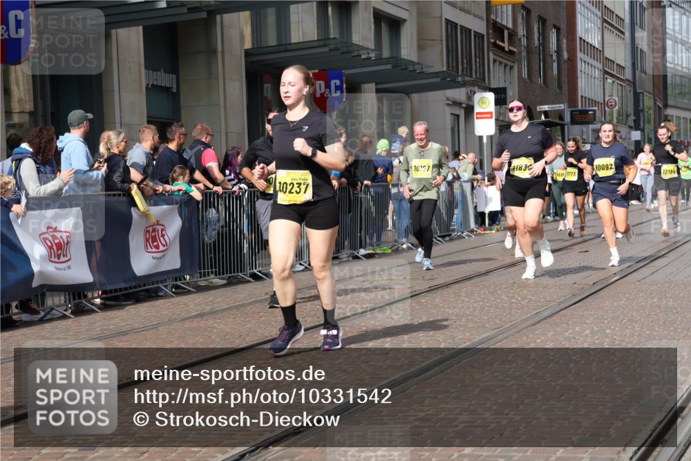 13.09.2026 - 21. swb-Marathon Bremen Strokosch-Dieckow http://msf.ph/oto/10331542 13.09.2026 11:03:11 Ziel 10090, 10091, 10092, 10150, 10187, 10237, 10309, 10327, 10420, 10569, 10724, 10902, 10904, 10950, 11211, 11411, 11595, 11598, 11655, 11746, 11773, 11830, 12068, 12074, 12184, 12185, 12611, 10150, 10185, 10195, 10528, 10531, 10598, 10715, 10727, 10731, 10959, 11070, 11095, 11313, 11493, 11564, 11676, 11697, 11730, 11785, 11830, 11836, 12214, 12247, 12421, 12432, 12448, 12465, 12483 meine-sportfotos.de