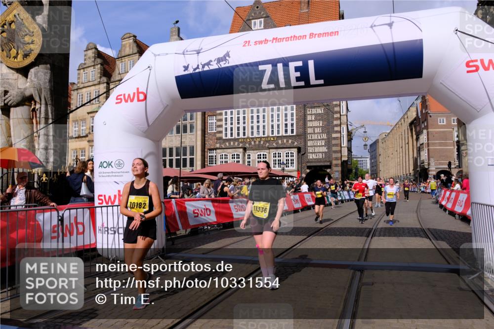 13.09.2026 - 21. swb-Marathon Bremen Tim E. http://msf.ph/oto/10331554 13.09.2026 11:04:33 Ziel 10182, 10245, 10291, 10390, 10516, 10526, 10613, 10671, 10672, 11214, 11215, 11221, 11248, 11318, 11336, 11410, 11539, 11720, 11726, 11740, 11909, 12001, 12009, 12103, 12113, 12276, 12929 meine-sportfotos.de
