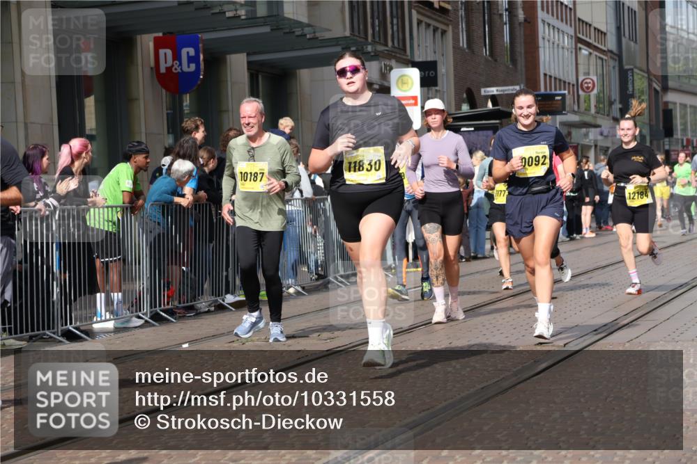 13.09.2026 - 21. swb-Marathon Bremen Strokosch-Dieckow http://msf.ph/oto/10331558 13.09.2026 11:03:12 Ziel 10090, 10091, 10092, 10187, 10237, 10309, 10327, 10420, 10569, 10724, 10902, 10904, 10950, 11211, 11411, 11595, 11598, 11655, 11746, 11773, 12068, 12074, 12184, 12185, 12611, 10150, 10185, 10195, 10528, 10531, 10598, 10715, 10727, 10731, 10959, 11070, 11095, 11313, 11493, 11676, 11697, 11785, 11830, 11836, 12214, 12421, 12432, 12448, 12465, 12483 meine-sportfotos.de