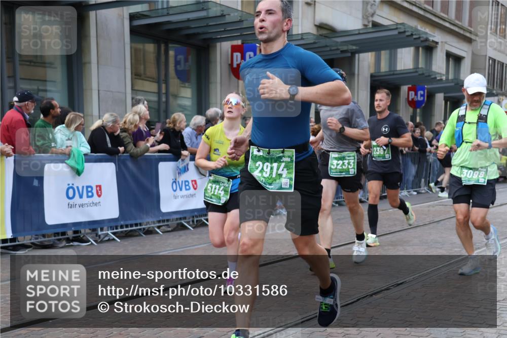 13.09.2026 - 21. swb-Marathon Bremen Strokosch-Dieckow http://msf.ph/oto/10331586 13.09.2026 13:22:47 Ziel 1809, 1900, 1935, 1963, 2040, 2306, 2367, 2427, 2827, 2914, 2961, 3098, 3145, 3233, 3374, 3560, 3729, 3920, 5114, 7909, 8045, 8231, 8304, 8377, 8646, 8671, 8672, 8732, 8787, 8819, 8820, 9827, 9921, 10127, 388, 913, 1933, 2402, 2481, 2771, 2806, 3855, 4483, 4697, 6707, 6737, 6792, 6891, 7586, 8547, 8551, 8694, 9090, 9510 meine-sportfotos.de