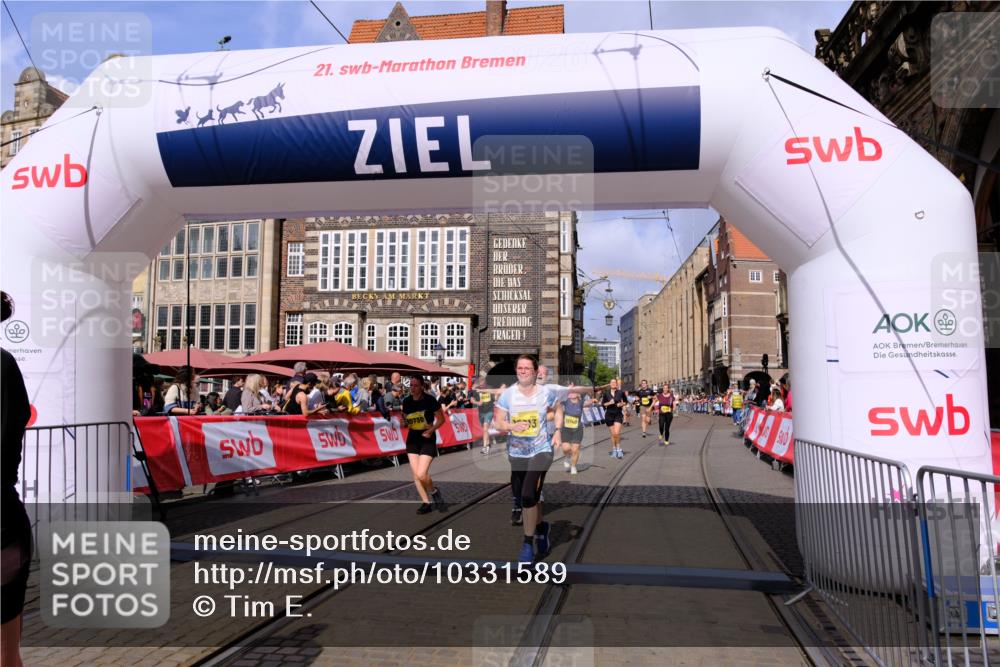 13.09.2026 - 21. swb-Marathon Bremen Tim E. http://msf.ph/oto/10331589 13.09.2026 11:04:35 Ziel 10182, 10245, 10291, 10390, 10516, 10526, 10613, 10671, 10672, 11214, 11215, 11221, 11248, 11336, 11410, 11539, 11720, 11726, 11740, 12001, 12009, 12103, 12113, 12276, 12929 meine-sportfotos.de