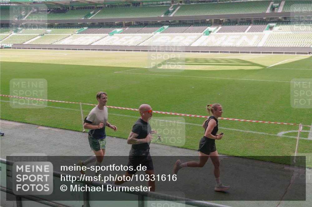 13.09.2026 - 21. swb-Marathon Bremen Michael Burmester http://msf.ph/oto/10331616 13.09.2026 13:03:16 Laufen im Stadion 150, 209, 210, 488, 596, 722, 725, 762, 881, 936, 940, 1014, 1163, 1250, 1343, 1458, 1460, 1479, 1611, 1649, 1653, 1771, 2223, 2276, 2292, 2345, 2364, 2378, 2421, 2434, 2513, 2625, 2666, 2668, 2779, 2851, 2900, 2934, 2977, 2987, 3013, 3044, 3114, 3135, 3163, 3164, 3187, 3248, 3258, 3294, 3334, 3360, 3392, 3402, 3454, 3460, 3496, 3510, 3527, 3576, 3579, 3585, 3597, 3603, 3618, 3721, 3846, 3852, 3859, 3893, 3938, 3970, 3983, 4000, 4077, 4133, 4506, 4558 meine-sportfotos.de