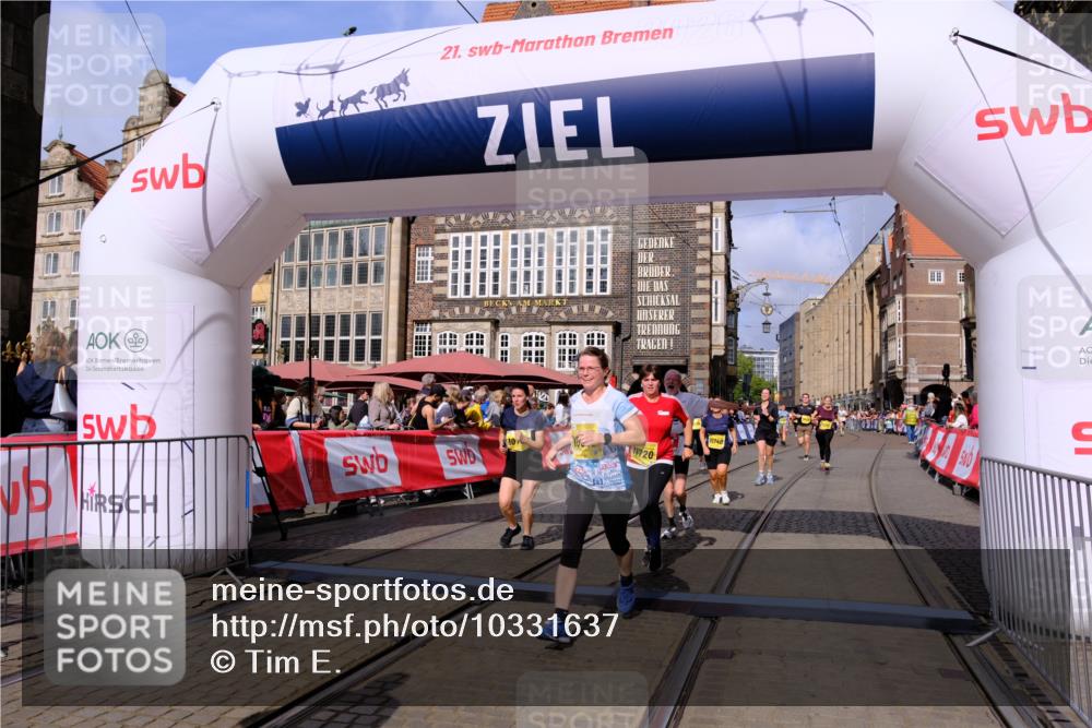 13.09.2026 - 21. swb-Marathon Bremen Tim E. http://msf.ph/oto/10331637 13.09.2026 11:04:35 Ziel 10182, 10245, 10291, 10390, 10516, 10526, 10613, 10671, 10672, 11214, 11215, 11221, 11248, 11336, 11410, 11539, 11720, 11726, 11740, 12001, 12009, 12103, 12113, 12276, 12929 meine-sportfotos.de