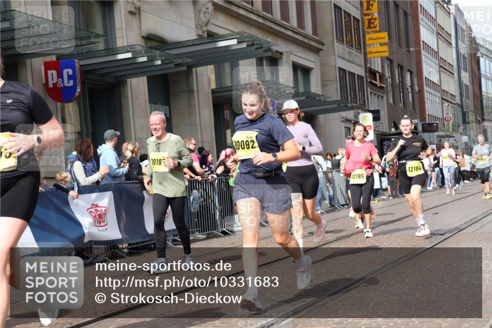 13.09.2026 - 21. swb-Marathon Bremen Strokosch-Dieckow http://msf.ph/oto/10331683 13.09.2026 11:03:14 Ziel 10090, 10091, 10092, 10187, 10309, 10327, 10420, 10569, 10724, 10902, 10904, 10950, 11211, 11411, 11595, 11598, 11655, 11746, 11773, 12074, 12184, 12185, 12611, 10150, 10185, 10195, 10237, 10528, 10531, 10598, 10715, 10724, 10727, 10731, 10959, 11070, 11095, 11313, 11493, 11676, 11697, 11830, 11836, 12068, 12214, 12421, 12432, 12448, 12483 meine-sportfotos.de