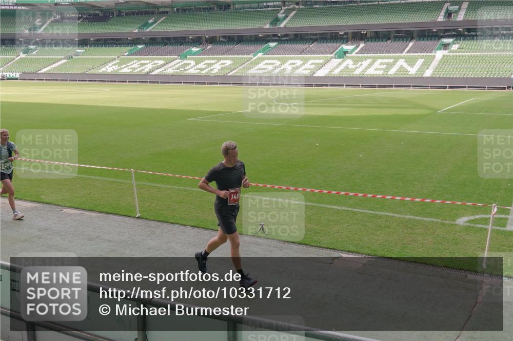 13.09.2026 - 21. swb-Marathon Bremen Michael Burmester http://msf.ph/oto/10331712 13.09.2026 13:03:28 Laufen im Stadion 209, 210, 488, 534, 596, 722, 725, 762, 881, 936, 940, 1014, 1163, 1250, 1343, 1458, 1460, 1479, 1611, 1649, 1653, 1771, 2223, 2276, 2292, 2345, 2364, 2378, 2421, 2434, 2513, 2625, 2666, 2668, 2779, 2851, 2891, 2900, 2934, 2977, 3013, 3044, 3114, 3135, 3163, 3164, 3187, 3248, 3258, 3294, 3360, 3402, 3425, 3454, 3460, 3496, 3510, 3576, 3579, 3585, 3597, 3603, 3618, 3721, 3846, 3852, 3859, 3893, 3938, 3970, 3983, 4000, 4077, 4133, 4506, 4558, 242 meine-sportfotos.de