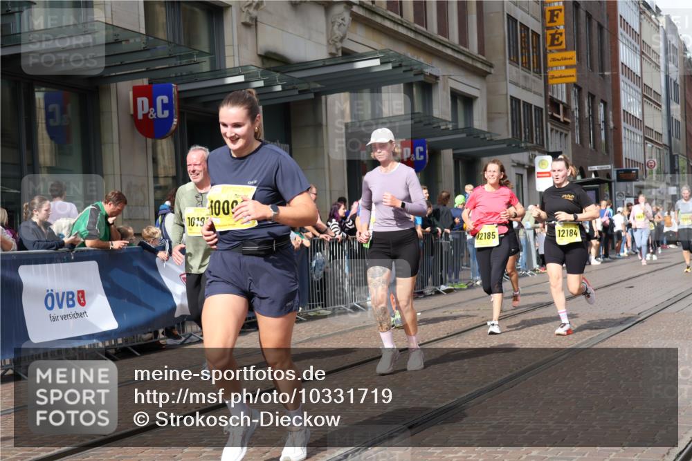 13.09.2026 - 21. swb-Marathon Bremen Strokosch-Dieckow http://msf.ph/oto/10331719 13.09.2026 11:03:15 Ziel 10090, 10091, 10092, 10187, 10309, 10327, 10420, 10569, 10902, 10904, 10950, 11211, 11411, 11595, 11598, 11655, 11746, 11773, 12074, 12184, 12185, 12611, 10092, 10150, 10185, 10195, 10237, 10528, 10531, 10598, 10715, 10724, 10727, 10731, 10959, 11070, 11095, 11313, 11493, 11676, 11697, 11830, 11836, 12068, 12214, 12421, 12432, 12448, 12483 meine-sportfotos.de