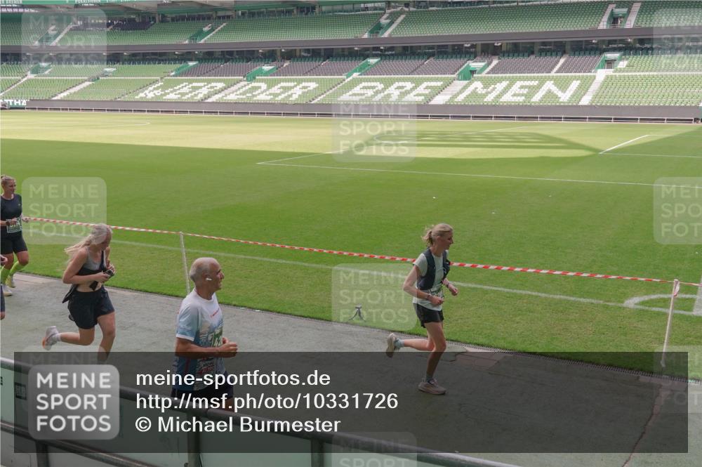 13.09.2026 - 21. swb-Marathon Bremen Michael Burmester http://msf.ph/oto/10331726 13.09.2026 13:03:30 Laufen im Stadion 209, 210, 488, 534, 596, 722, 725, 762, 881, 936, 940, 1014, 1250, 1343, 1458, 1460, 1479, 1611, 1649, 1653, 1771, 2223, 2276, 2292, 2345, 2364, 2378, 2421, 2434, 2513, 2625, 2666, 2668, 2779, 2851, 2891, 2900, 2934, 2977, 3013, 3114, 3135, 3163, 3164, 3187, 3248, 3258, 3360, 3402, 3425, 3454, 3460, 3496, 3510, 3576, 3579, 3585, 3597, 3603, 3618, 3721, 3846, 3852, 3859, 3893, 3938, 3970, 3983, 4000, 4077, 4133, 4506, 4558, 242 meine-sportfotos.de