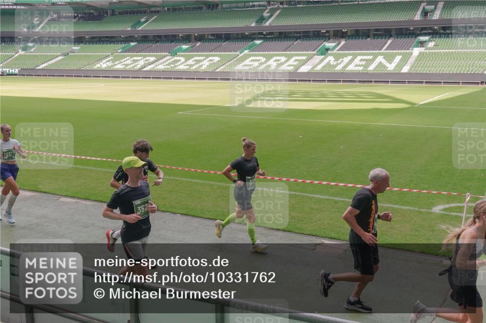 13.09.2026 - 21. swb-Marathon Bremen Michael Burmester http://msf.ph/oto/10331762 13.09.2026 13:03:32 Laufen im Stadion 209, 210, 488, 534, 596, 722, 725, 762, 881, 936, 940, 1014, 1250, 1343, 1458, 1460, 1479, 1611, 1649, 1653, 1771, 2223, 2276, 2292, 2345, 2364, 2369, 2378, 2421, 2434, 2513, 2625, 2666, 2668, 2779, 2851, 2891, 2900, 2934, 2977, 3013, 3028, 3114, 3135, 3163, 3164, 3258, 3360, 3402, 3425, 3454, 3460, 3496, 3510, 3521, 3576, 3579, 3585, 3597, 3603, 3618, 3721, 3796, 3846, 3852, 3859, 3893, 3938, 3970, 3983, 4000, 4077, 4133, 4506, 4558, 242 meine-sportfotos.de