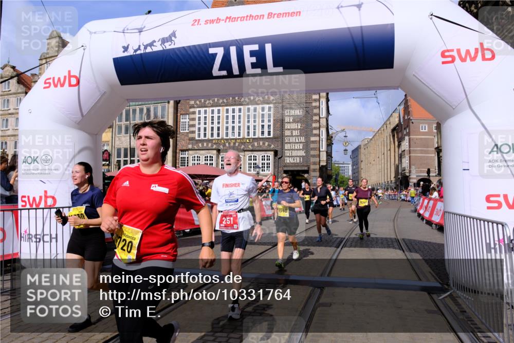 13.09.2026 - 21. swb-Marathon Bremen Tim E. http://msf.ph/oto/10331764 13.09.2026 11:04:37 Ziel 10182, 10245, 10291, 10526, 10613, 10755, 11214, 11215, 11221, 11248, 11336, 11410, 11539, 11720, 11726, 11740, 12001, 12009, 12276, 12929 meine-sportfotos.de