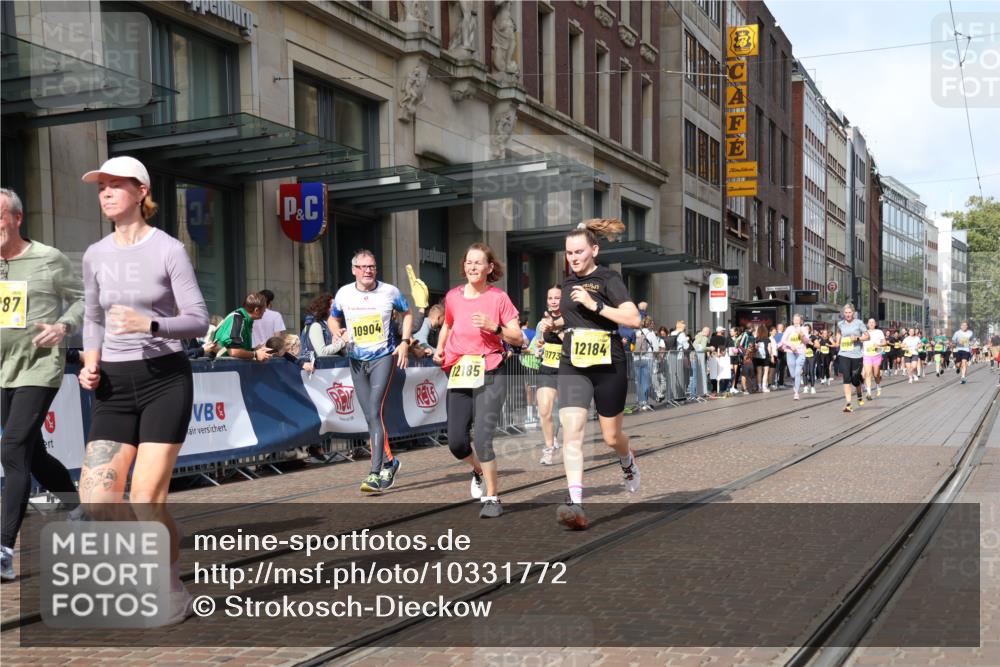 13.09.2026 - 21. swb-Marathon Bremen Strokosch-Dieckow http://msf.ph/oto/10331772 13.09.2026 11:03:16 Ziel 10090, 10091, 10187, 10309, 10327, 10420, 10569, 10902, 10904, 10950, 11211, 11411, 11595, 11598, 11655, 11746, 11773, 11868, 12074, 12184, 12185, 12611, 10092, 10150, 10185, 10195, 10237, 10528, 10531, 10598, 10715, 10724, 10727, 10731, 10959, 11070, 11095, 11313, 11493, 11676, 11697, 11830, 11836, 12068, 12184, 12185, 12214, 12421, 12432, 12448, 12483 meine-sportfotos.de