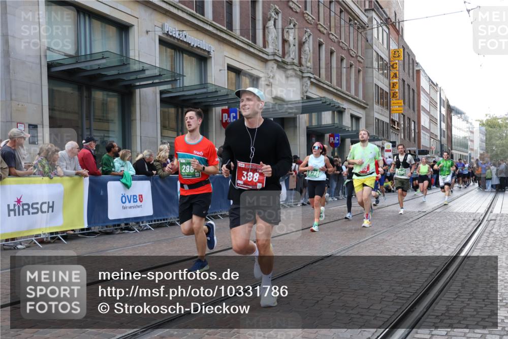 13.09.2026 - 21. swb-Marathon Bremen Strokosch-Dieckow http://msf.ph/oto/10331786 13.09.2026 13:22:51 Ziel 1809, 1900, 1935, 1963, 2306, 2367, 2427, 2827, 2899, 2914, 2961, 3098, 3233, 3374, 3560, 3729, 3920, 5114, 5820, 5821, 7909, 8045, 8231, 8304, 8377, 8671, 8672, 8732, 8787, 8819, 8820, 9436, 9827, 9921, 10127, 388, 913, 1963, 2040, 2402, 2481, 2771, 2806, 3145, 3560, 4483, 4697, 6707, 6737, 6792, 6891, 7586, 8547, 8551, 8646, 8694, 9090, 9510 meine-sportfotos.de