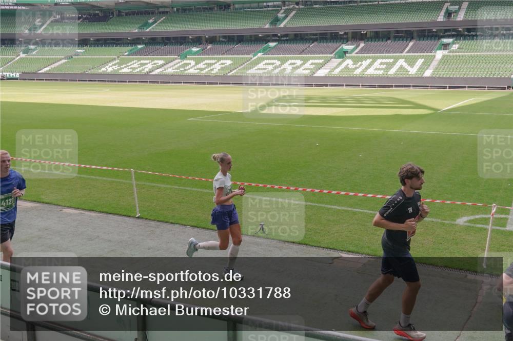 13.09.2026 - 21. swb-Marathon Bremen Michael Burmester http://msf.ph/oto/10331788 13.09.2026 13:03:33 Laufen im Stadion 209, 210, 488, 534, 596, 722, 725, 762, 881, 936, 940, 1014, 1250, 1343, 1458, 1460, 1479, 1611, 1649, 1653, 1771, 2223, 2276, 2292, 2345, 2364, 2369, 2378, 2421, 2434, 2513, 2625, 2666, 2668, 2779, 2851, 2891, 2900, 2934, 2977, 3013, 3028, 3114, 3135, 3163, 3164, 3258, 3360, 3402, 3425, 3454, 3460, 3496, 3510, 3521, 3576, 3579, 3585, 3597, 3603, 3618, 3721, 3796, 3846, 3852, 3859, 3893, 3938, 3970, 3983, 4000, 4077, 4133, 4506, 4558, 242 meine-sportfotos.de