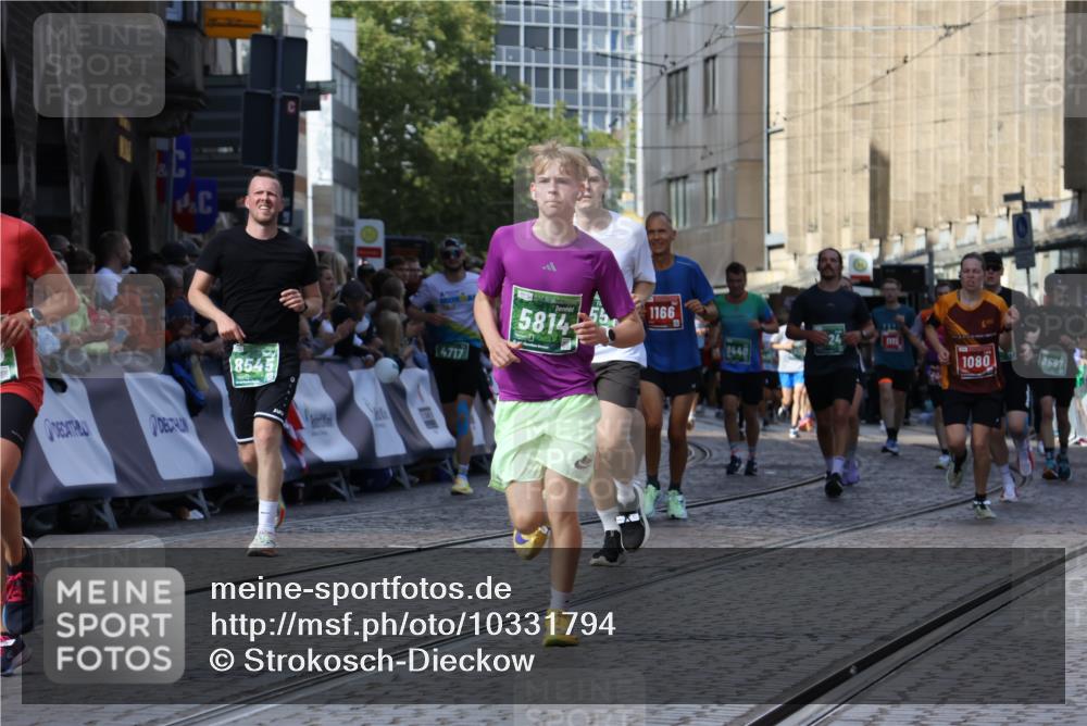 13.09.2026 - 21. swb-Marathon Bremen Strokosch-Dieckow http://msf.ph/oto/10331794 13.09.2026 13:25:26 Ziel 972, 1080, 1166, 1264, 1436, 1448, 2322, 3105, 4091, 4113, 4459, 4507, 4918, 4973, 6079, 6544, 6943, 7306, 7326, 7409, 8245, 9036, 9073, 9152, 9360, 9493, 13088, 191, 209, 1650, 1752, 3124, 3186, 3806, 4717, 4927, 5703, 5755, 5814, 8545, 8597, 8890, 9440, 9468, 9506 meine-sportfotos.de