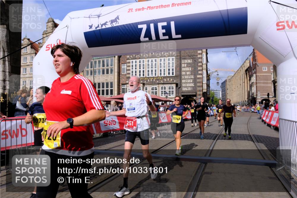 13.09.2026 - 21. swb-Marathon Bremen Tim E. http://msf.ph/oto/10331801 13.09.2026 11:04:38 Ziel 10182, 10245, 10291, 10526, 10613, 10755, 11214, 11215, 11221, 11248, 11336, 11410, 11720, 11726, 11740, 12009, 12276, 12929 meine-sportfotos.de