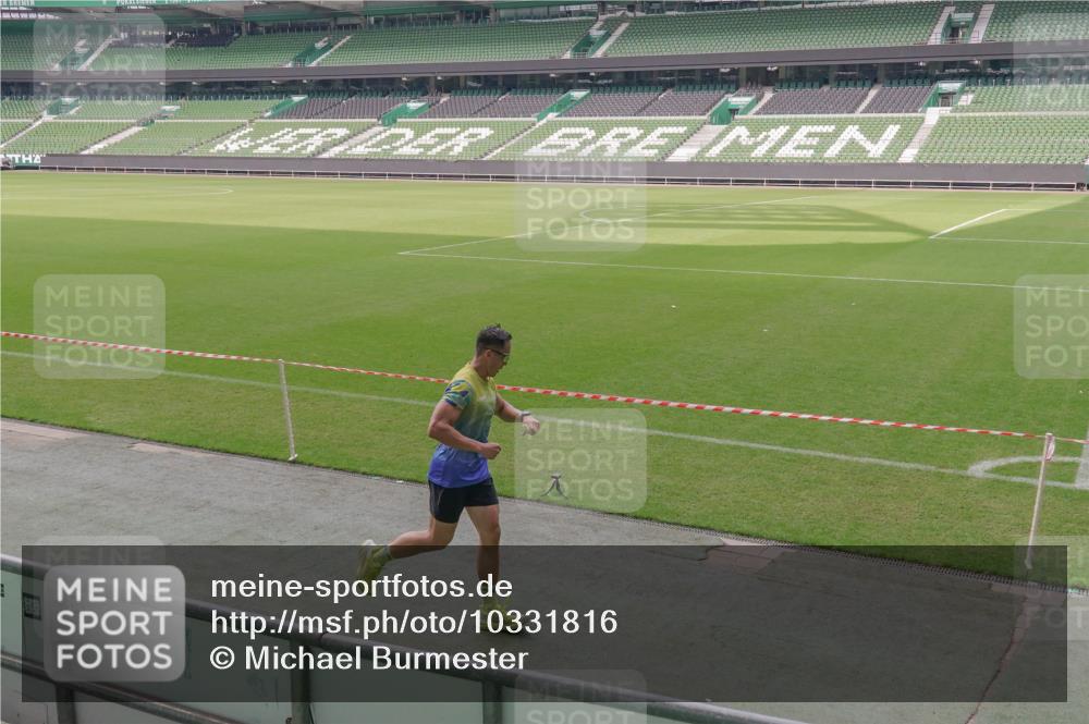 13.09.2026 - 21. swb-Marathon Bremen Michael Burmester http://msf.ph/oto/10331816 13.09.2026 13:03:38 Laufen im Stadion 209, 210, 488, 534, 596, 722, 725, 762, 881, 936, 940, 1014, 1250, 1343, 1458, 1460, 1479, 1611, 1649, 1653, 1771, 2223, 2276, 2364, 2369, 2378, 2421, 2434, 2513, 2625, 2668, 2779, 2851, 2891, 2900, 2934, 2977, 3028, 3114, 3135, 3258, 3360, 3402, 3425, 3454, 3460, 3496, 3510, 3521, 3576, 3579, 3585, 3597, 3603, 3618, 3721, 3796, 3846, 3852, 3859, 3893, 3938, 3970, 3983, 4000, 4077, 4133, 4506, 4558, 242 meine-sportfotos.de