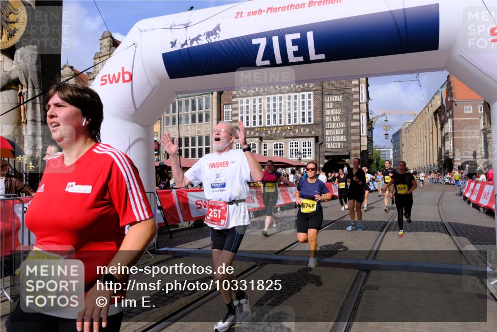 13.09.2026 - 21. swb-Marathon Bremen Tim E. http://msf.ph/oto/10331825 13.09.2026 11:04:38 Ziel 10182, 10245, 10291, 10526, 10613, 10755, 11214, 11215, 11221, 11248, 11336, 11410, 11720, 11726, 11740, 12009, 12276, 12929 meine-sportfotos.de