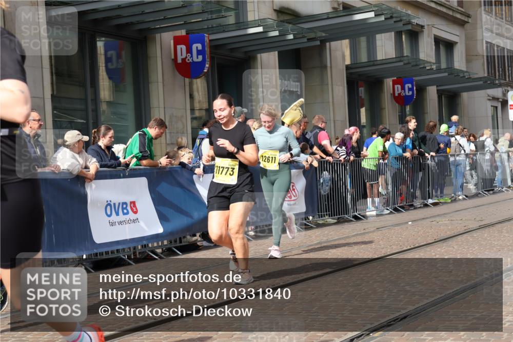 13.09.2026 - 21. swb-Marathon Bremen Strokosch-Dieckow http://msf.ph/oto/10331840 13.09.2026 11:03:17 Ziel 10090, 10091, 10187, 10309, 10327, 10420, 10569, 10902, 10904, 10950, 11211, 11411, 11595, 11598, 11655, 11746, 11773, 11868, 12074, 12611, 10092, 10150, 10185, 10195, 10237, 10528, 10531, 10598, 10715, 10724, 10727, 10731, 10959, 11070, 11095, 11313, 11493, 11676, 11697, 11830, 11836, 12068, 12184, 12185, 12214, 12421, 12432, 12448, 12483 meine-sportfotos.de