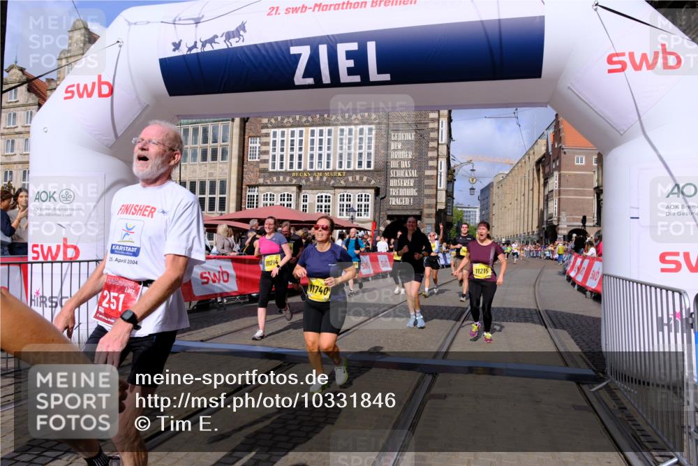13.09.2026 - 21. swb-Marathon Bremen Tim E. http://msf.ph/oto/10331846 13.09.2026 11:04:38 Ziel 10182, 10245, 10291, 10526, 10613, 10755, 11214, 11215, 11221, 11248, 11336, 11410, 11720, 11726, 11740, 12009, 12276, 12929 meine-sportfotos.de
