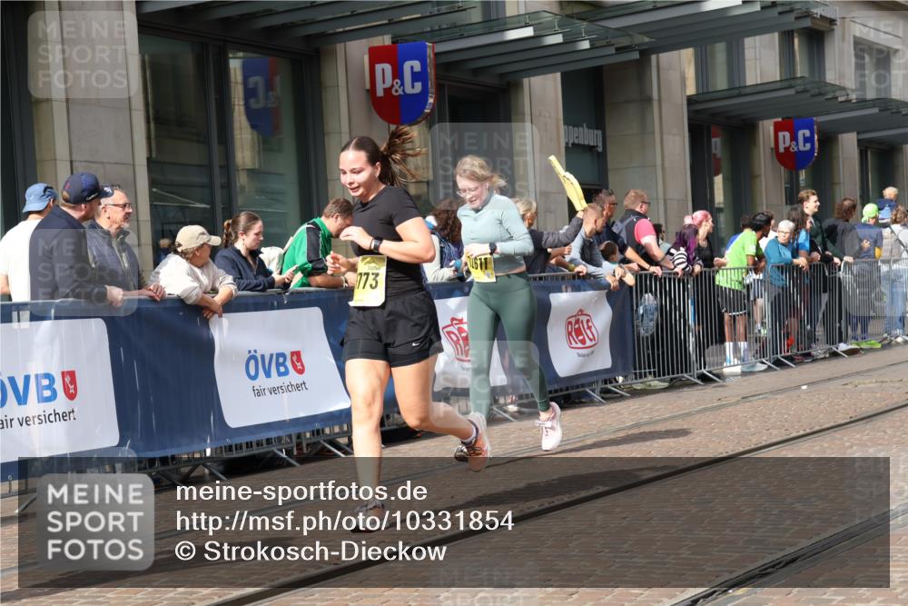 13.09.2026 - 21. swb-Marathon Bremen Strokosch-Dieckow http://msf.ph/oto/10331854 13.09.2026 11:03:18 Ziel 10090, 10091, 10187, 10309, 10327, 10420, 10569, 10796, 10902, 10904, 10950, 11211, 11411, 11595, 11598, 11655, 11746, 11773, 11868, 12074, 12611, 10092, 10150, 10185, 10195, 10237, 10528, 10531, 10598, 10715, 10724, 10727, 10731, 10959, 11070, 11095, 11313, 11493, 11676, 11830, 11836, 12068, 12184, 12185, 12214, 12421, 12432, 12448, 12483 meine-sportfotos.de