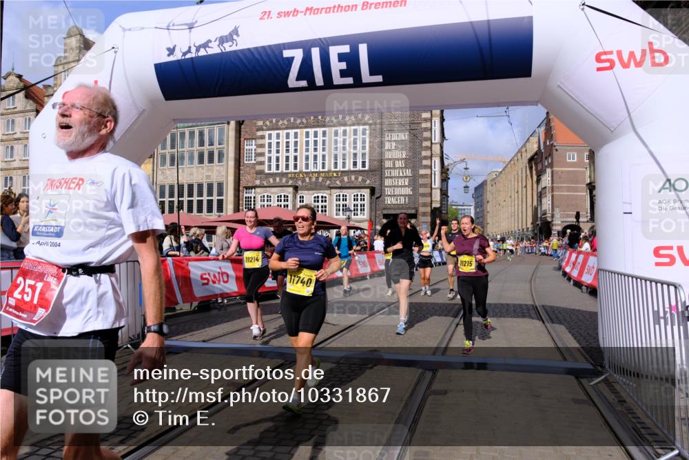 13.09.2026 - 21. swb-Marathon Bremen Tim E. http://msf.ph/oto/10331867 13.09.2026 11:04:38 Ziel 10182, 10245, 10291, 10526, 10613, 10755, 11214, 11215, 11221, 11248, 11336, 11410, 11720, 11726, 11740, 12009, 12276, 12929 meine-sportfotos.de
