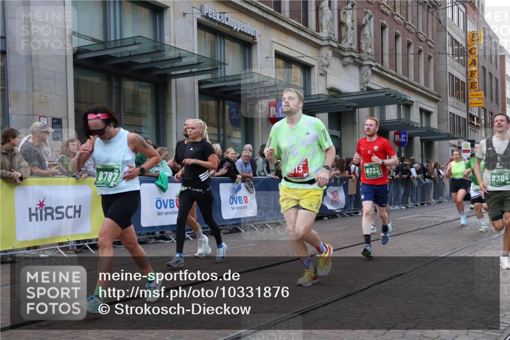 13.09.2026 - 21. swb-Marathon Bremen Strokosch-Dieckow http://msf.ph/oto/10331876 13.09.2026 13:22:53 Ziel 1809, 1900, 1935, 2306, 2367, 2427, 2827, 2899, 2914, 2961, 3098, 3233, 3374, 3531, 3729, 3920, 5114, 5820, 5821, 6923, 7909, 8045, 8231, 8304, 8377, 8671, 8672, 8732, 8787, 8819, 8820, 8863, 9436, 9827, 9921, 10127, 388, 913, 1963, 2040, 2402, 2481, 2771, 2806, 3145, 3560, 4483, 6707, 6737, 6792, 6891, 7586, 8377, 8547, 8551, 8646, 8694, 9090, 9510 meine-sportfotos.de