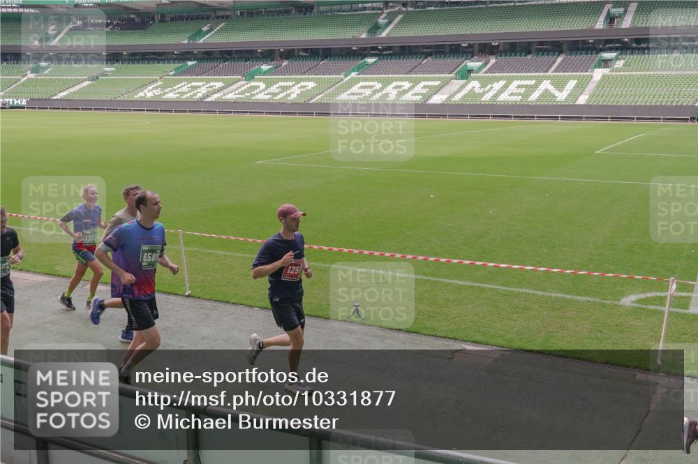 13.09.2026 - 21. swb-Marathon Bremen Michael Burmester http://msf.ph/oto/10331877 13.09.2026 13:03:45 Laufen im Stadion 209, 210, 488, 534, 565, 596, 725, 762, 881, 936, 940, 1014, 1343, 1373, 1458, 1460, 1479, 1611, 1649, 1653, 1771, 2223, 2276, 2364, 2369, 2421, 2434, 2513, 2625, 2668, 2779, 2851, 2872, 2891, 2900, 2934, 2977, 3028, 3114, 3135, 3217, 3258, 3360, 3402, 3419, 3425, 3454, 3460, 3496, 3510, 3521, 3576, 3579, 3585, 3597, 3603, 3618, 3721, 3796, 3846, 3852, 3859, 3893, 3909, 3938, 3970, 3983, 4000, 4077, 4133, 4506, 4558, 242 meine-sportfotos.de