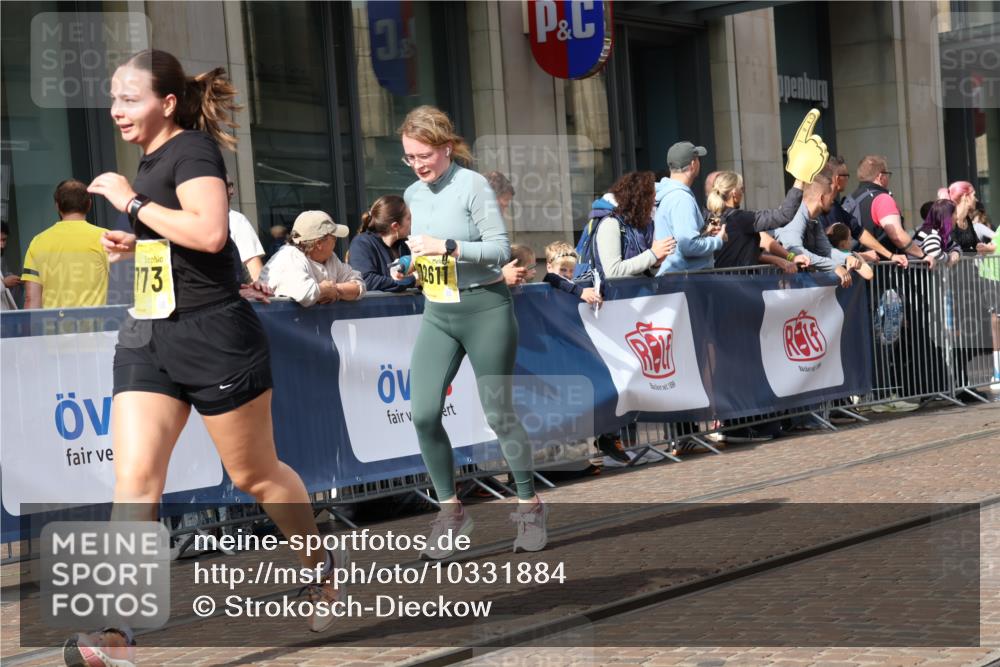13.09.2026 - 21. swb-Marathon Bremen Strokosch-Dieckow http://msf.ph/oto/10331884 13.09.2026 11:03:18 Ziel 10090, 10091, 10187, 10309, 10327, 10420, 10569, 10796, 10902, 10904, 10950, 11211, 11411, 11595, 11598, 11655, 11746, 11773, 11868, 12074, 12611, 10092, 10150, 10185, 10195, 10237, 10528, 10531, 10598, 10715, 10724, 10727, 10731, 10959, 11070, 11095, 11313, 11493, 11676, 11830, 11836, 12068, 12184, 12185, 12214, 12421, 12432, 12448, 12483 meine-sportfotos.de