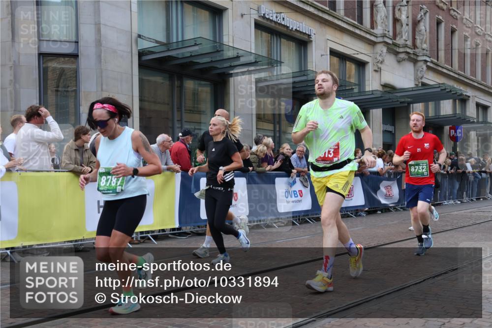 13.09.2026 - 21. swb-Marathon Bremen Strokosch-Dieckow http://msf.ph/oto/10331894 13.09.2026 13:22:53 Ziel 1809, 1900, 1935, 2306, 2367, 2427, 2827, 2899, 2914, 2961, 3098, 3233, 3374, 3531, 3729, 3920, 5114, 5820, 5821, 6923, 7909, 8045, 8231, 8304, 8377, 8671, 8672, 8732, 8787, 8819, 8820, 8863, 9436, 9827, 9921, 10127, 388, 913, 1963, 2040, 2402, 2481, 2771, 2806, 3145, 3560, 4483, 6707, 6737, 6792, 6891, 7586, 8377, 8547, 8551, 8646, 8694, 9090, 9510 meine-sportfotos.de