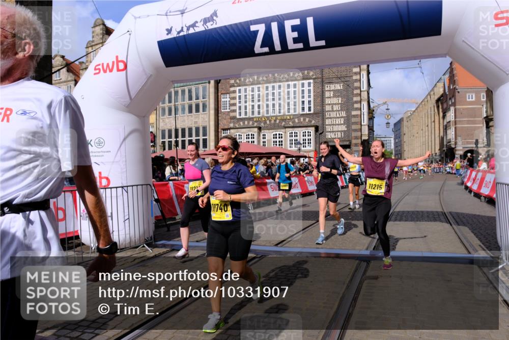 13.09.2026 - 21. swb-Marathon Bremen Tim E. http://msf.ph/oto/10331907 13.09.2026 11:04:39 Ziel 10182, 10245, 10291, 10526, 10613, 10755, 11214, 11215, 11221, 11248, 11336, 11410, 11720, 11726, 11740, 12009, 12276, 12929 meine-sportfotos.de