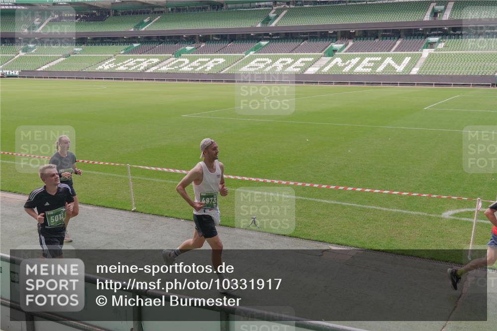 13.09.2026 - 21. swb-Marathon Bremen Michael Burmester http://msf.ph/oto/10331917 13.09.2026 13:03:47 Laufen im Stadion 209, 210, 488, 534, 565, 596, 725, 762, 881, 936, 940, 1014, 1343, 1373, 1458, 1460, 1479, 1611, 1649, 1653, 1771, 2223, 2276, 2364, 2369, 2421, 2434, 2513, 2625, 2668, 2779, 2851, 2872, 2891, 2900, 2934, 2957, 2977, 3028, 3114, 3135, 3217, 3258, 3360, 3402, 3419, 3425, 3454, 3460, 3496, 3510, 3521, 3576, 3579, 3585, 3597, 3603, 3618, 3721, 3796, 3846, 3852, 3859, 3893, 3909, 3938, 3970, 3983, 4077, 4133, 4506, 4558, 242 meine-sportfotos.de