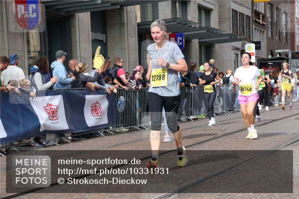 13.09.2026 - 21. swb-Marathon Bremen Strokosch-Dieckow http://msf.ph/oto/10331931 13.09.2026 11:03:22 Ziel 10090, 10091, 10327, 10357, 10420, 10429, 10569, 10796, 10902, 10950, 11211, 11325, 11411, 11451, 11595, 11655, 11746, 11868, 12074, 10092, 10150, 10185, 10187, 10195, 10237, 10309, 10528, 10531, 10598, 10715, 10724, 10727, 10904, 10959, 11070, 11095, 11493, 11598, 11676, 11773, 11830, 11836, 12068, 12184, 12185, 12214, 12421, 12432, 12483, 12611 meine-sportfotos.de