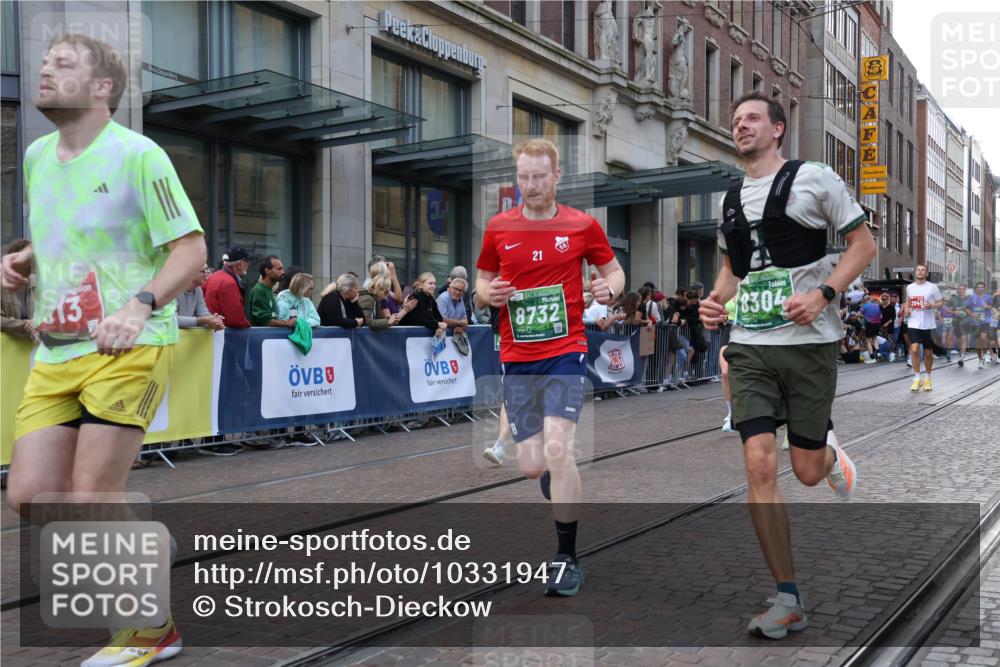 13.09.2026 - 21. swb-Marathon Bremen Strokosch-Dieckow http://msf.ph/oto/10331947 13.09.2026 13:22:54 Ziel 1809, 1900, 1935, 2306, 2367, 2427, 2827, 2899, 2914, 2961, 3098, 3233, 3374, 3531, 3729, 3920, 5114, 5820, 5821, 6923, 7909, 8045, 8231, 8304, 8671, 8672, 8732, 8787, 8819, 8820, 8863, 9436, 9827, 9921, 10127, 388, 913, 1963, 2040, 2402, 2771, 2806, 3145, 3560, 4483, 6707, 6737, 6792, 7586, 8377, 8547, 8551, 8646, 8694, 9090, 9510 meine-sportfotos.de