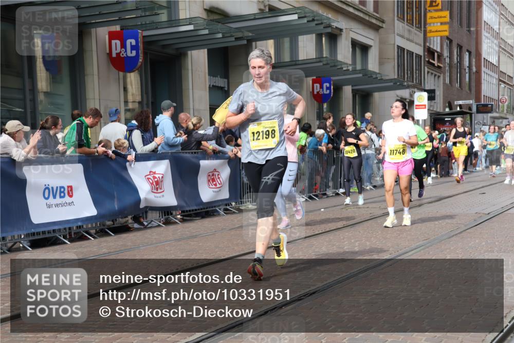 13.09.2026 - 21. swb-Marathon Bremen Strokosch-Dieckow http://msf.ph/oto/10331951 13.09.2026 11:03:22 Ziel 10090, 10091, 10327, 10357, 10420, 10429, 10569, 10796, 10902, 10950, 11211, 11325, 11411, 11451, 11595, 11655, 11746, 11868, 12074, 10092, 10150, 10185, 10187, 10195, 10237, 10309, 10528, 10531, 10598, 10715, 10724, 10727, 10904, 10959, 11070, 11095, 11493, 11598, 11676, 11773, 11830, 11836, 12068, 12184, 12185, 12214, 12421, 12432, 12483, 12611 meine-sportfotos.de