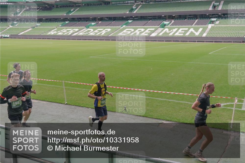 13.09.2026 - 21. swb-Marathon Bremen Michael Burmester http://msf.ph/oto/10331958 13.09.2026 13:03:49 Laufen im Stadion 209, 210, 488, 534, 565, 596, 725, 762, 881, 936, 940, 1014, 1343, 1373, 1458, 1460, 1479, 1611, 1649, 1653, 1771, 2223, 2276, 2364, 2369, 2421, 2434, 2452, 2513, 2625, 2668, 2779, 2851, 2872, 2891, 2900, 2910, 2934, 2957, 2977, 3028, 3114, 3135, 3217, 3258, 3360, 3402, 3419, 3425, 3454, 3460, 3496, 3510, 3521, 3576, 3579, 3585, 3597, 3603, 3618, 3721, 3796, 3846, 3852, 3859, 3893, 3909, 3938, 3970, 3983, 4077, 4133, 4506, 4558, 242 meine-sportfotos.de