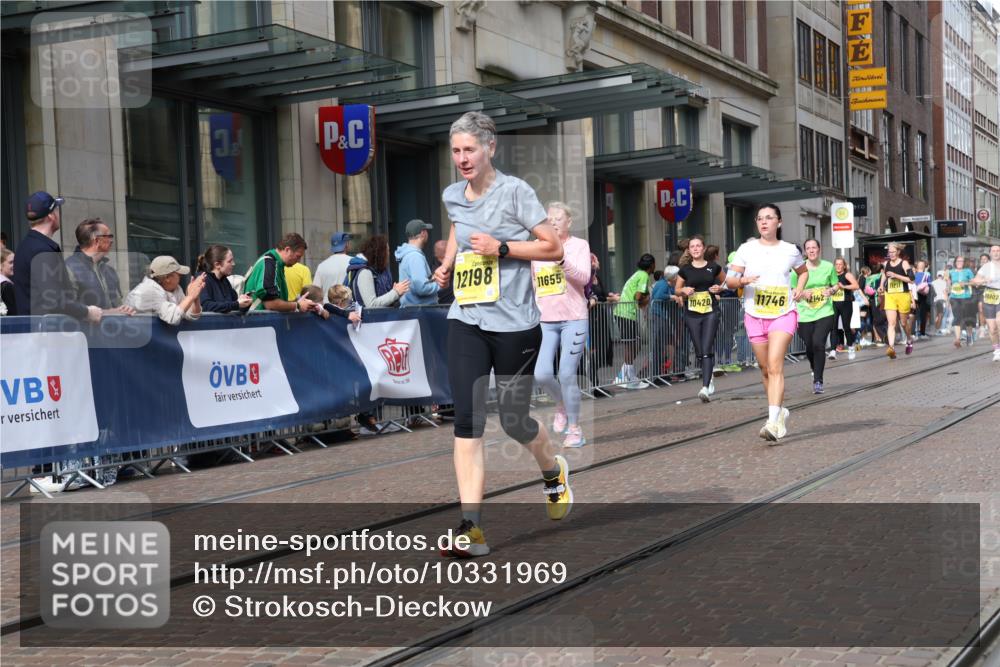 13.09.2026 - 21. swb-Marathon Bremen Strokosch-Dieckow http://msf.ph/oto/10331969 13.09.2026 11:03:22 Ziel 10090, 10091, 10327, 10357, 10420, 10429, 10569, 10796, 10902, 10950, 11211, 11325, 11411, 11451, 11595, 11655, 11746, 11868, 12074, 10092, 10150, 10185, 10187, 10195, 10237, 10309, 10528, 10531, 10598, 10715, 10724, 10727, 10904, 10959, 11070, 11095, 11493, 11598, 11676, 11773, 11830, 11836, 12068, 12184, 12185, 12214, 12421, 12432, 12483, 12611 meine-sportfotos.de