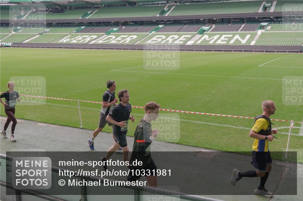 13.09.2026 - 21. swb-Marathon Bremen Michael Burmester http://msf.ph/oto/10331981 13.09.2026 13:03:50 Laufen im Stadion 209, 210, 488, 534, 565, 596, 725, 762, 881, 936, 940, 1014, 1343, 1373, 1456, 1458, 1460, 1479, 1611, 1649, 1653, 1771, 2223, 2276, 2364, 2369, 2421, 2430, 2434, 2452, 2513, 2625, 2779, 2851, 2872, 2891, 2900, 2910, 2934, 2957, 2977, 3028, 3114, 3135, 3217, 3258, 3360, 3402, 3419, 3425, 3454, 3460, 3496, 3510, 3521, 3576, 3579, 3585, 3597, 3618, 3796, 3846, 3852, 3859, 3893, 3909, 3938, 3970, 3983, 4077, 4133, 4506, 4558, 242 meine-sportfotos.de