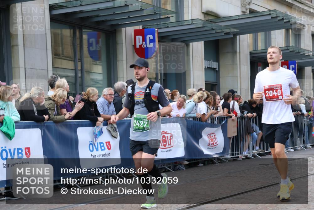 13.09.2026 - 21. swb-Marathon Bremen Strokosch-Dieckow http://msf.ph/oto/10332059 13.09.2026 13:22:57 Ziel 1809, 1900, 1935, 2306, 2367, 2427, 2827, 2899, 2914, 2961, 3098, 3233, 3374, 3531, 3729, 3861, 3920, 5114, 5820, 5821, 6923, 8045, 8231, 8304, 8732, 8787, 8819, 8820, 8863, 9436, 9827, 9921, 10127, 388, 913, 1963, 2040, 2402, 2771, 2806, 3098, 3145, 3560, 4483, 6707, 6737, 6792, 7909, 8377, 8551, 8646, 8671, 8672, 8819, 8820, 9090, 9510 meine-sportfotos.de