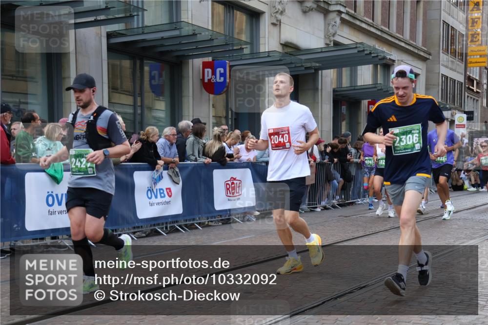 13.09.2026 - 21. swb-Marathon Bremen Strokosch-Dieckow http://msf.ph/oto/10332092 13.09.2026 13:22:58 Ziel 1809, 1900, 1935, 2306, 2367, 2427, 2827, 2899, 2914, 2961, 3233, 3374, 3531, 3729, 3861, 3920, 5114, 5820, 5821, 6923, 8045, 8231, 8304, 8732, 8787, 8863, 9436, 9827, 9921, 10127, 388, 913, 1963, 2040, 2402, 2771, 2806, 2914, 3098, 3145, 3560, 6707, 6737, 6792, 7909, 8377, 8551, 8646, 8671, 8672, 8819, 8820, 9090, 9510, 9921 meine-sportfotos.de