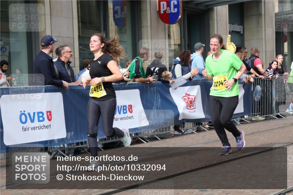 13.09.2026 - 21. swb-Marathon Bremen Strokosch-Dieckow http://msf.ph/oto/10332094 13.09.2026 11:03:26 Ziel 10090, 10091, 10152, 10327, 10357, 10403, 10420, 10429, 10569, 10796, 10902, 10918, 10950, 11149, 11211, 11325, 11411, 11451, 11511, 11595, 11655, 11746, 11868, 11967, 12074, 12504, 10092, 10150, 10187, 10195, 10237, 10309, 10528, 10531, 10598, 10724, 10727, 10904, 10959, 11070, 11493, 11598, 11676, 11773, 11830, 11836, 12068, 12184, 12185, 12214, 12611 meine-sportfotos.de