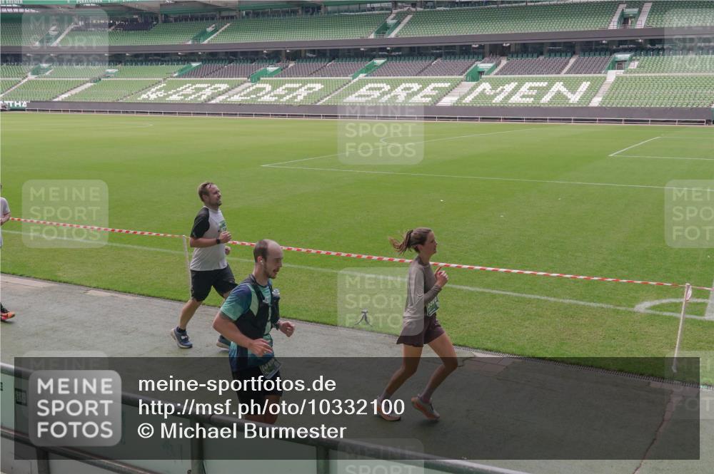 13.09.2026 - 21. swb-Marathon Bremen Michael Burmester http://msf.ph/oto/10332100 13.09.2026 13:04:03 Laufen im Stadion 178, 209, 210, 488, 534, 565, 596, 725, 762, 881, 940, 1014, 1343, 1373, 1456, 1458, 1460, 1479, 1611, 1649, 1653, 1687, 1771, 2223, 2276, 2364, 2369, 2421, 2430, 2434, 2452, 2513, 2625, 2779, 2851, 2867, 2872, 2891, 2900, 2910, 2919, 2934, 2957, 2977, 3028, 3114, 3135, 3217, 3258, 3360, 3402, 3419, 3425, 3454, 3460, 3496, 3510, 3521, 3576, 3579, 3585, 3597, 3618, 3796, 3846, 3859, 3909, 3938, 3970, 3983, 4077, 4133, 242 meine-sportfotos.de