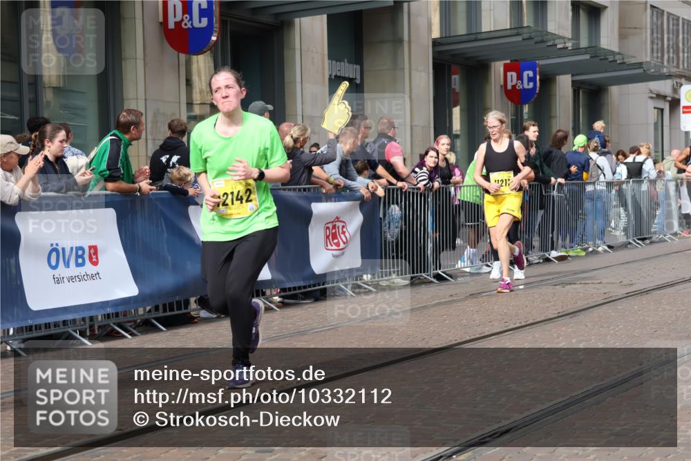13.09.2026 - 21. swb-Marathon Bremen Strokosch-Dieckow http://msf.ph/oto/10332112 13.09.2026 11:03:26 Ziel 10090, 10091, 10152, 10327, 10357, 10403, 10420, 10429, 10569, 10796, 10902, 10918, 10950, 11149, 11211, 11325, 11411, 11451, 11511, 11595, 11655, 11746, 11868, 11967, 12074, 12504, 10092, 10150, 10187, 10195, 10237, 10309, 10528, 10531, 10598, 10724, 10727, 10904, 10959, 11070, 11493, 11598, 11676, 11773, 11830, 11836, 12068, 12184, 12185, 12214, 12611 meine-sportfotos.de