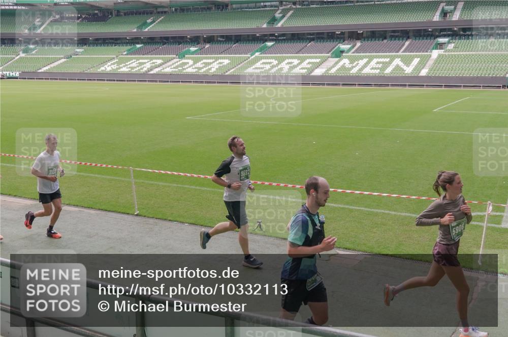 13.09.2026 - 21. swb-Marathon Bremen Michael Burmester http://msf.ph/oto/10332113 13.09.2026 13:04:03 Laufen im Stadion 178, 209, 210, 488, 534, 565, 596, 725, 762, 881, 940, 1014, 1343, 1373, 1456, 1458, 1460, 1479, 1611, 1649, 1653, 1687, 1771, 2223, 2276, 2364, 2369, 2421, 2430, 2434, 2452, 2513, 2625, 2779, 2851, 2867, 2872, 2891, 2900, 2910, 2919, 2934, 2957, 2977, 3028, 3114, 3135, 3217, 3258, 3360, 3402, 3419, 3425, 3454, 3460, 3496, 3510, 3521, 3576, 3579, 3585, 3597, 3618, 3796, 3846, 3859, 3909, 3938, 3970, 3983, 4077, 4133, 242 meine-sportfotos.de