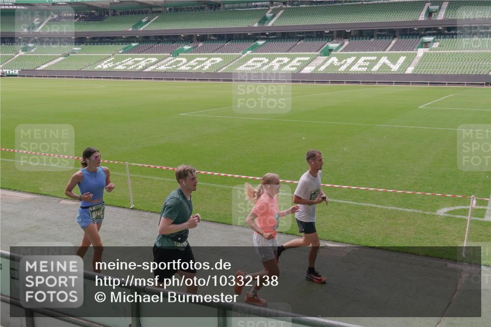 13.09.2026 - 21. swb-Marathon Bremen Michael Burmester http://msf.ph/oto/10332138 13.09.2026 13:04:05 Laufen im Stadion 178, 209, 210, 488, 534, 565, 596, 725, 762, 881, 940, 1014, 1239, 1343, 1373, 1456, 1458, 1460, 1479, 1611, 1649, 1653, 1687, 1771, 2223, 2276, 2364, 2369, 2421, 2430, 2434, 2452, 2513, 2625, 2723, 2779, 2851, 2867, 2872, 2891, 2900, 2910, 2919, 2934, 2957, 2977, 3028, 3114, 3135, 3217, 3258, 3360, 3402, 3419, 3425, 3454, 3460, 3496, 3510, 3521, 3576, 3579, 3585, 3597, 3618, 3796, 3846, 3859, 3909, 3938, 3970, 3983, 4077, 4133, 242 meine-sportfotos.de