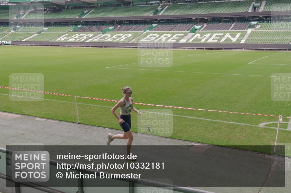 13.09.2026 - 21. swb-Marathon Bremen Michael Burmester http://msf.ph/oto/10332181 13.09.2026 13:04:09 Laufen im Stadion 178, 209, 210, 488, 534, 565, 596, 725, 762, 881, 940, 1014, 1239, 1307, 1343, 1373, 1456, 1458, 1460, 1479, 1611, 1649, 1653, 1656, 1687, 1771, 1941, 2023, 2223, 2276, 2369, 2421, 2430, 2434, 2452, 2513, 2625, 2723, 2779, 2851, 2867, 2872, 2891, 2900, 2910, 2919, 2934, 2957, 2977, 3028, 3114, 3135, 3217, 3320, 3360, 3402, 3419, 3425, 3454, 3460, 3496, 3510, 3521, 3576, 3579, 3585, 3597, 3618, 3796, 3846, 3859, 3909, 3938, 3970, 3983, 4077, 4133, 242 meine-sportfotos.de