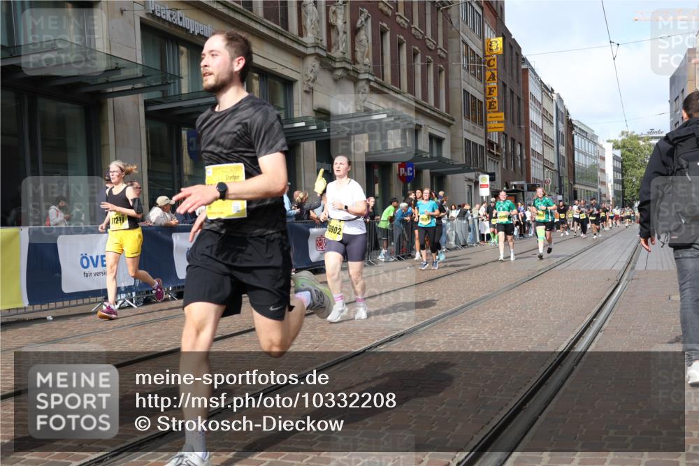 13.09.2026 - 21. swb-Marathon Bremen Strokosch-Dieckow http://msf.ph/oto/10332208 13.09.2026 11:03:29 Ziel 10090, 10091, 10152, 10327, 10357, 10403, 10429, 10569, 10607, 10659, 10720, 10796, 10902, 10918, 10950, 11149, 11319, 11325, 11451, 11470, 11471, 11511, 11595, 11618, 11868, 11967, 12074, 12260, 12392, 12433, 12504, 10092, 10150, 10187, 10195, 10237, 10309, 10420, 10531, 10724, 10727, 10902, 10904, 10959, 11070, 11211, 11411, 11493, 11598, 11655, 11676, 11746, 11773, 11830, 12068, 12184, 12185, 12611 meine-sportfotos.de