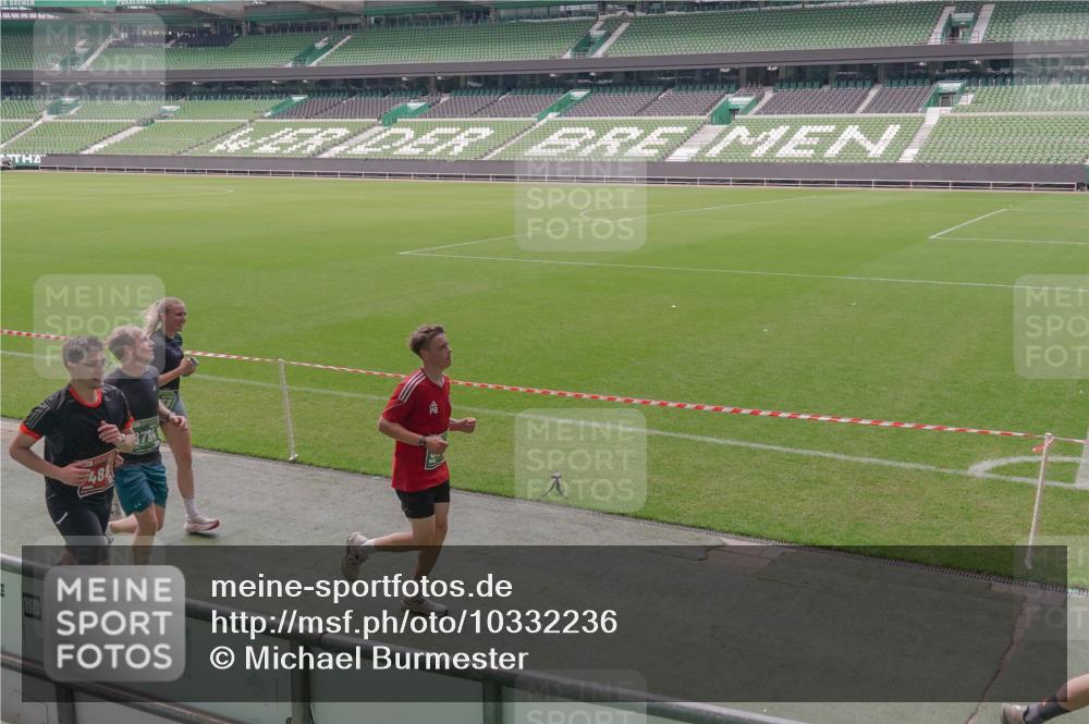 13.09.2026 - 21. swb-Marathon Bremen Michael Burmester http://msf.ph/oto/10332236 13.09.2026 13:04:16 Laufen im Stadion 178, 209, 210, 488, 534, 565, 596, 725, 762, 881, 940, 1014, 1239, 1307, 1343, 1373, 1456, 1458, 1460, 1479, 1611, 1627, 1649, 1653, 1656, 1687, 1771, 1780, 1932, 1941, 2023, 2223, 2369, 2430, 2434, 2452, 2513, 2625, 2723, 2851, 2867, 2872, 2891, 2900, 2910, 2919, 2934, 2957, 2977, 3028, 3135, 3217, 3320, 3343, 3360, 3402, 3419, 3425, 3454, 3460, 3510, 3521, 3579, 3597, 3618, 3796, 3846, 3859, 3909, 3938, 3970, 3983, 4077, 4133, 242 meine-sportfotos.de